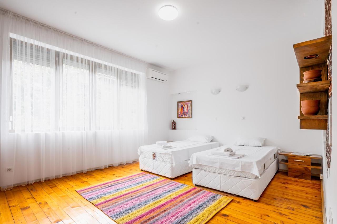 Sofia'S Vintage Gem: Spacious 2Bd Flat On Solunska Apartment Exterior foto
